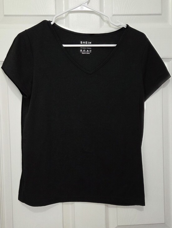 SHEIN Tops - Women Solid Black V-Neck Short Sleeve Relax Fit Lightweight Tee Size Small